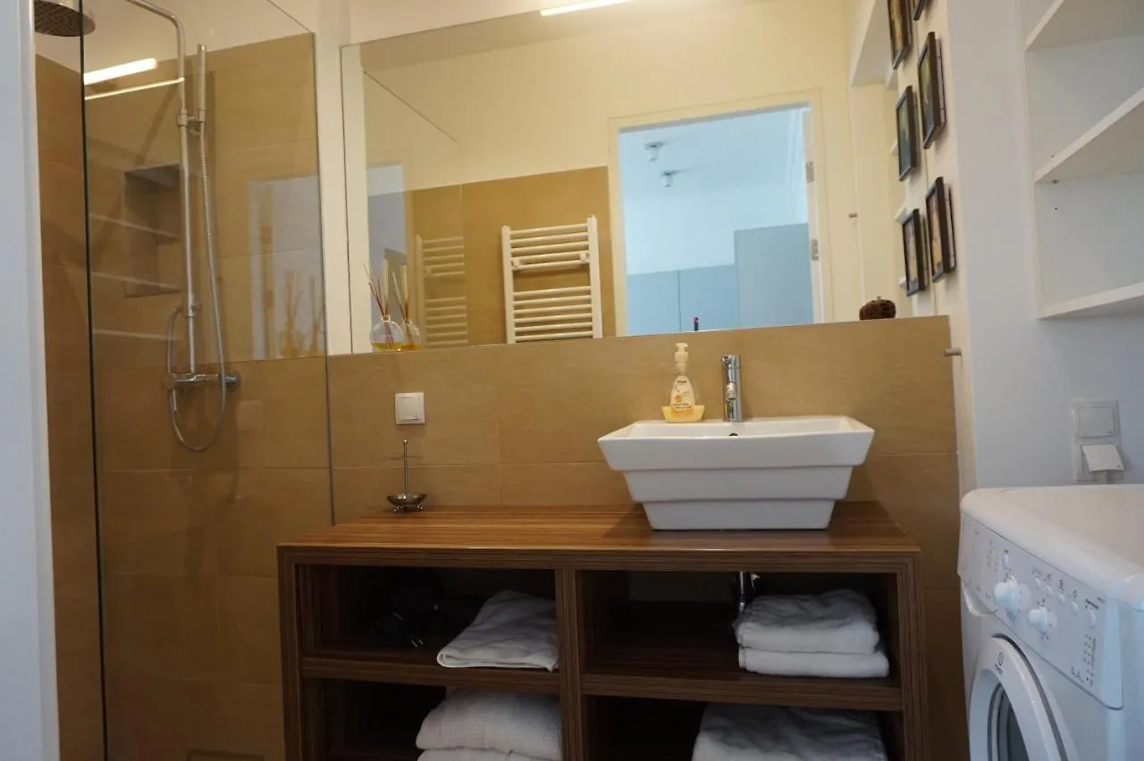 My Suite 0*, Vienna